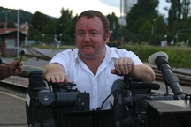 Simon Tanšek on the set of Uglaševanje (2005).