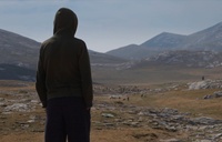 Glavna nagrada za režiserko Petro Seliškar in njen film Gora se ne bo premaknila