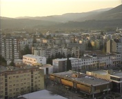 Kader iz filma Mesto na travniku (2004)