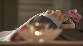 Kader iz filma Hiša odprtih rok (2014)