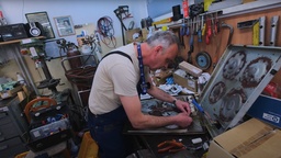 Kader iz filma Več kot le dom (2024)