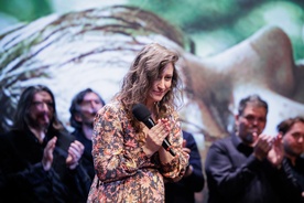 Distribucijska premiera Kaj ti je deklica (2025)