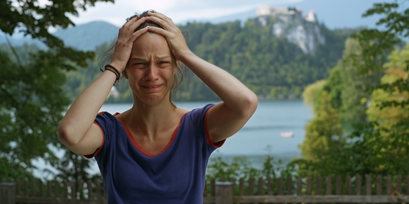 Nika Rozman v filmu Pravica ljubiti (2013).
