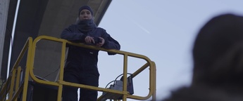 Mojca Funkl v filmu Poslušalka mostov (s.d.).