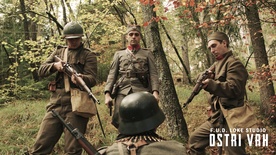 Kader iz filma Ostri vrh (2025)