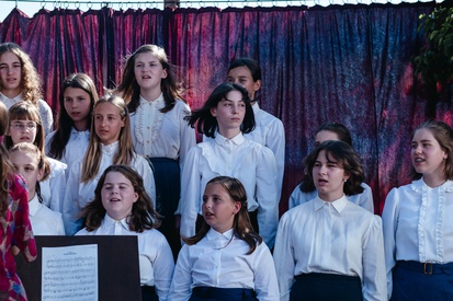 Lana Marić v filmu Ida, ki je pela tako grdo, da so še mrtvi vstali od mrtvih in zapeli z njo (2025).