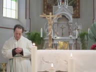 Jože Hajdinjak v filmu Nisem župnik (2025).