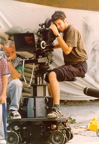 Srđan Vuletić na snemanju filma Hop, Skip & Jump (2000).