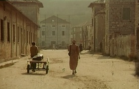 Still frame Xenia na gostovanju (1975)