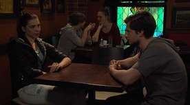 Anuša Kodelja, Matej Zemljič v filmu Nimaš pojma (2016).