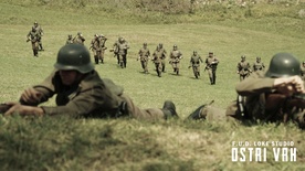 Kader iz filma Ostri vrh (2025)