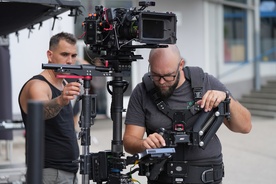 fotografija s snemanja Smrdljivc (2025)