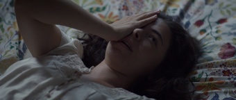 Anuša Kodelja v filmu Soseska 23 (2025).