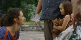 Nika Rozman, Tisa Škabar v filmu Pravica ljubiti (2013).