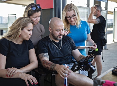 Nikola Ljuca on the set of Zvečarke (s.d.).