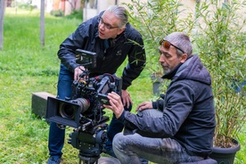 Marko Naberšnik na snemanju filma Belo se pere na devetdeset (s.d.).