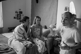 Jan Fabris, Lara Fortuna, Miha Rodman na snemanju filma Klarin ples (2023).