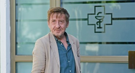 Gregor Baković v filmu Hotel Alkohol (s.d.).