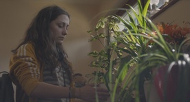 Živa Selan v filmu Na novo (2015).