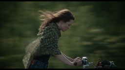 Nika Rozman v filmu Drobna ptica (s.d.).