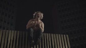 Primož Pirnat, Maks Sušnik v filmu Svetlo črna (2014).