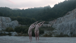 Eva Brank, Katarina Vatovec v filmu Korenine (2025).