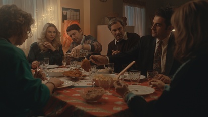 Iva Krajnc Bagola, Saša Tabaković, Jurij Zrnec v filmu Belo se pere na devetdeset (2025).