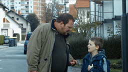 Primož Pirnat, Julijan Weiss Turk v filmu Dobro unovčeno popoldne (2016).