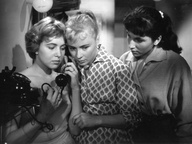 Kader iz filma Ne čakaj na maj (1957)