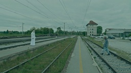 Urh Jaklič, Tyana Rendič v filmu Ni vlak prepozen (2023).