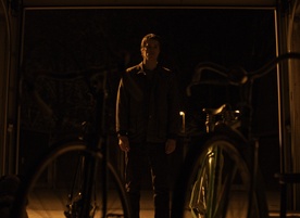 Urban Kuntarič in Dekle noči (2025).