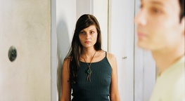 Maja Lešnik v filmu Predmestje (2004).