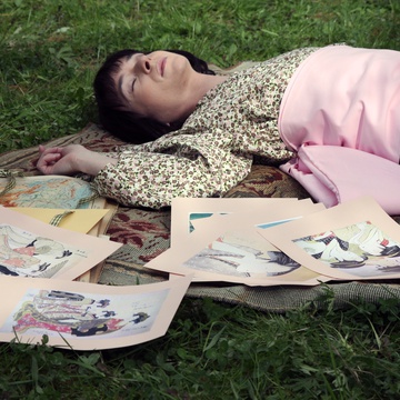 Veronika Drolc v filmu Alma M. Karlin: Samotno potovanje (2009).