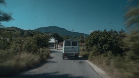 fotografija s snemanja Gora se ne bo premaknila (2025)