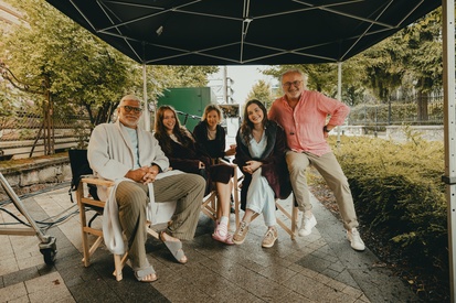 Peter Bratuša, Sebastian Cavazza, Neža Smolinsky, Ajda Smrekar, Uma Štader on the set of Gajin svet 3 (s.d.).