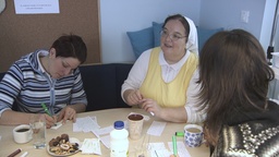 Kader iz filma Hiša odprtih rok (2014)