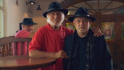 Feri Lainšček, Milan Ostojić v filmu Poslušaj! (2025).