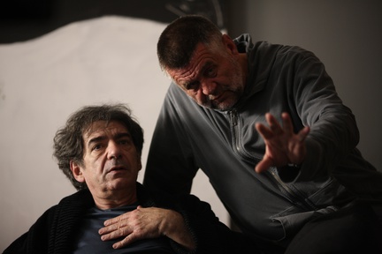 Rajko Grlić, Predrag Manojlović na snemanju filma Neka ostane medju nama (2010).