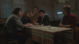 Lea Cok, Anica Dobra, Vladimir Tintor, Jurij Zrnec v filmu Belo se pere na devetdeset (2025).