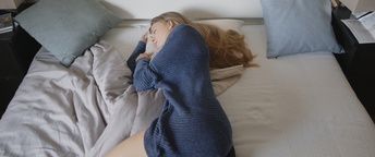 Lara Fortuna v filmu Izginotje Evelin Gale (2023).