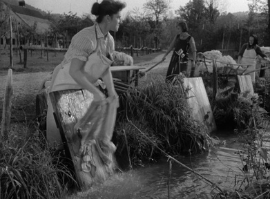 Kader iz filma Bizoviške perice (1959)
