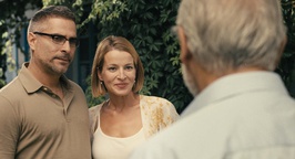 Sebastijan Cavazza, Maša Derganc v filmu Nahrani me z besedami (2012).