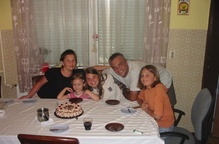 Kader iz filma Ljubezen gre skozi želodec (2025)