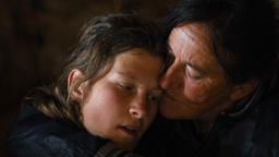 Kader iz filma To Hold a Mountain (2026)