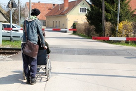 Ivanka Mežan, Lara Maria Vouk v filmu Kam (2013).