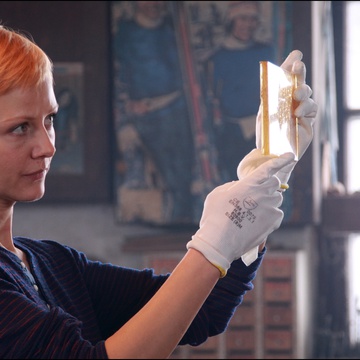 Polona Juh v filmu Lahko noč, gospodična (2011).