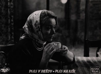 Duša Počkaj v filmu Ples v dežju (1961).