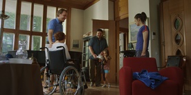 Matej Puc, Nika Rozman, Tisa Škabar, Jernej Šugman, Saša Pavček v filmu Pravica ljubiti (2013).