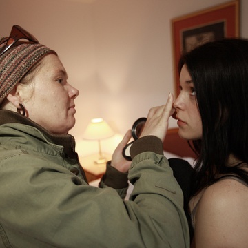 Mojca Gorogranc Petrushevska, Nina Ivanišin na snemanju filma Slovenka (2009).