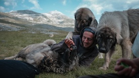 photo from set Gora se ne bo premaknila (2025)